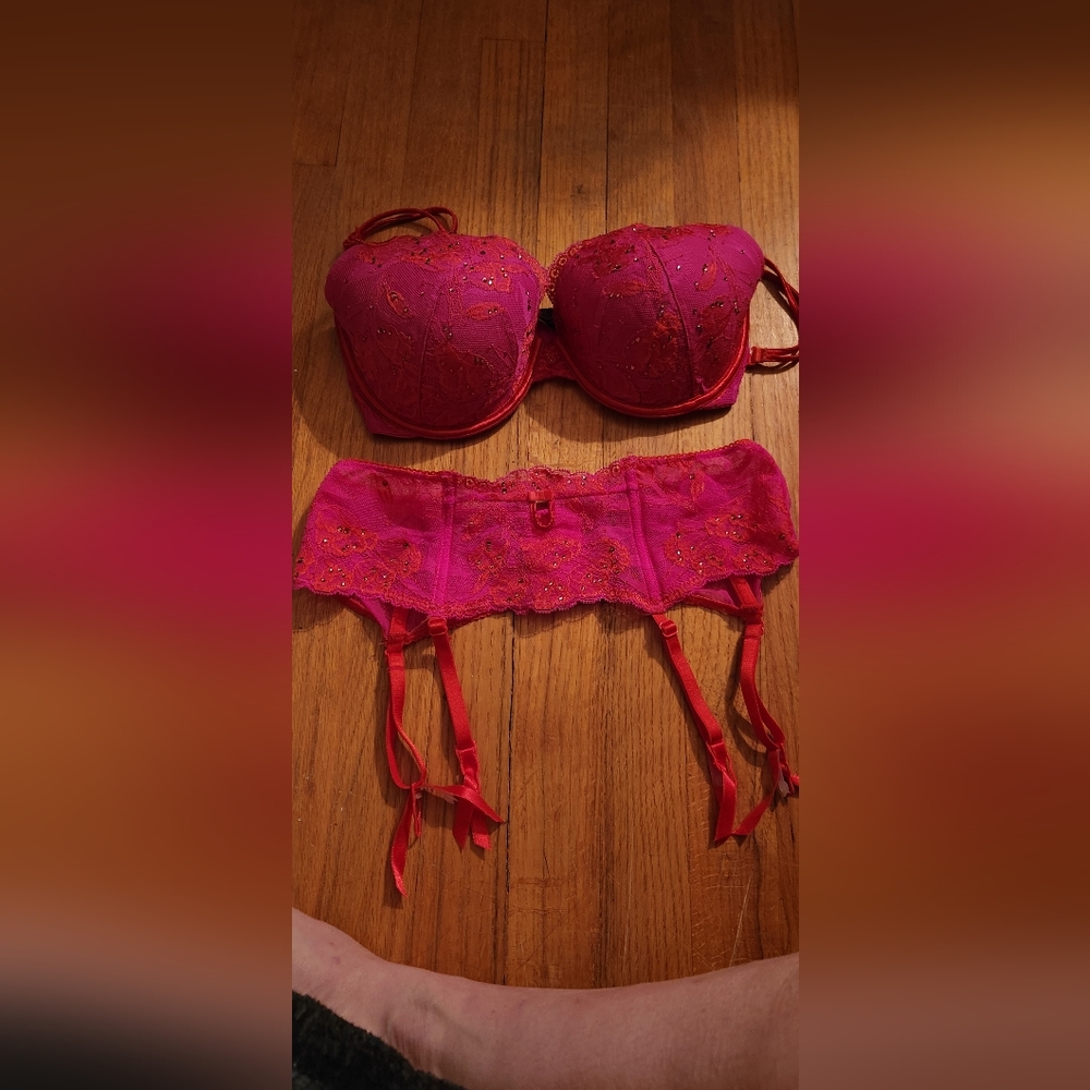 Victoria secret garter and bra set